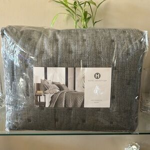 Hotel collection 3 piece Bedding Set